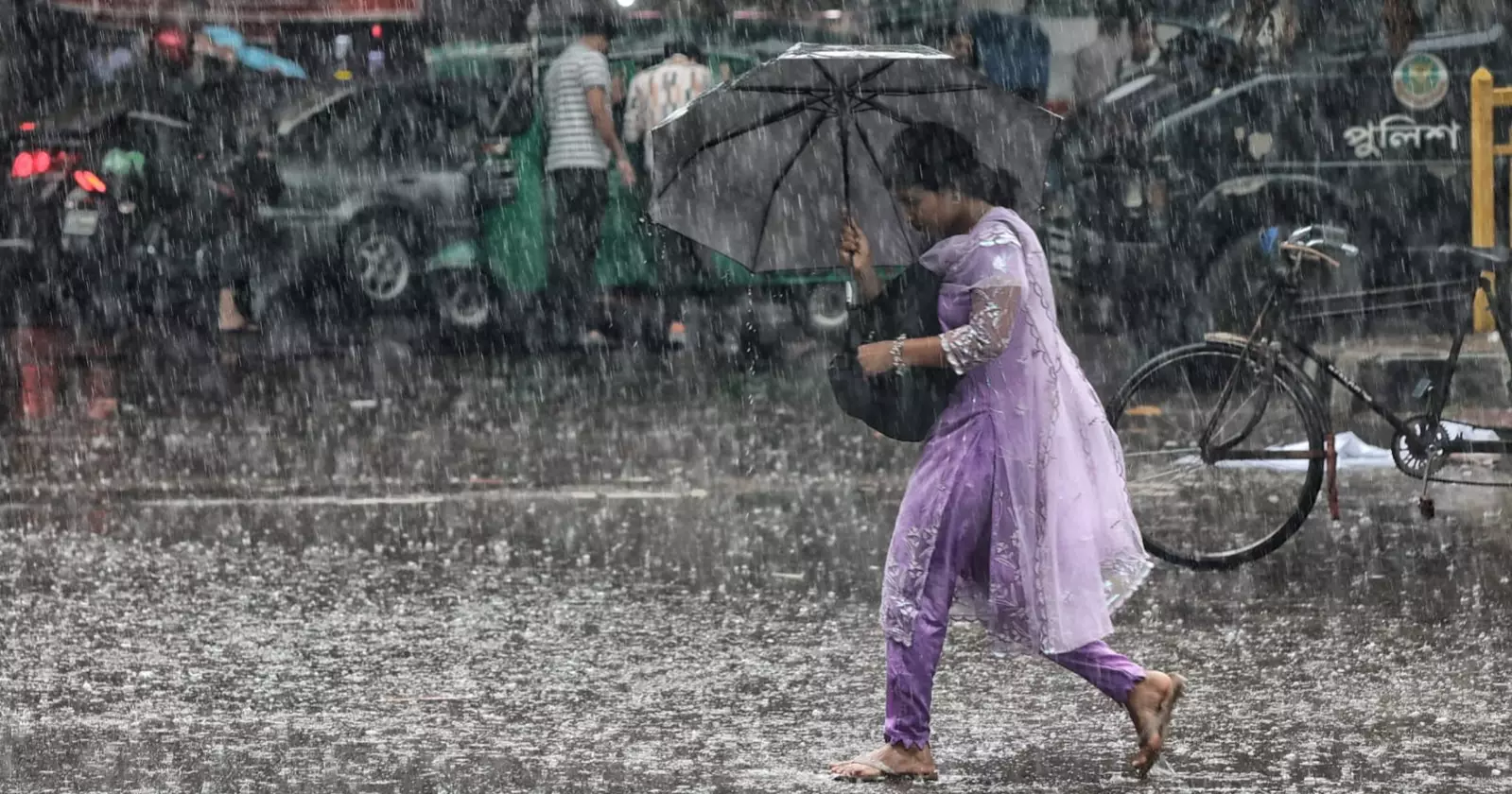 বঙ্গোপসাগরে লঘুচাপ ৫ দিন  টানা বৃষ্টির আভাস